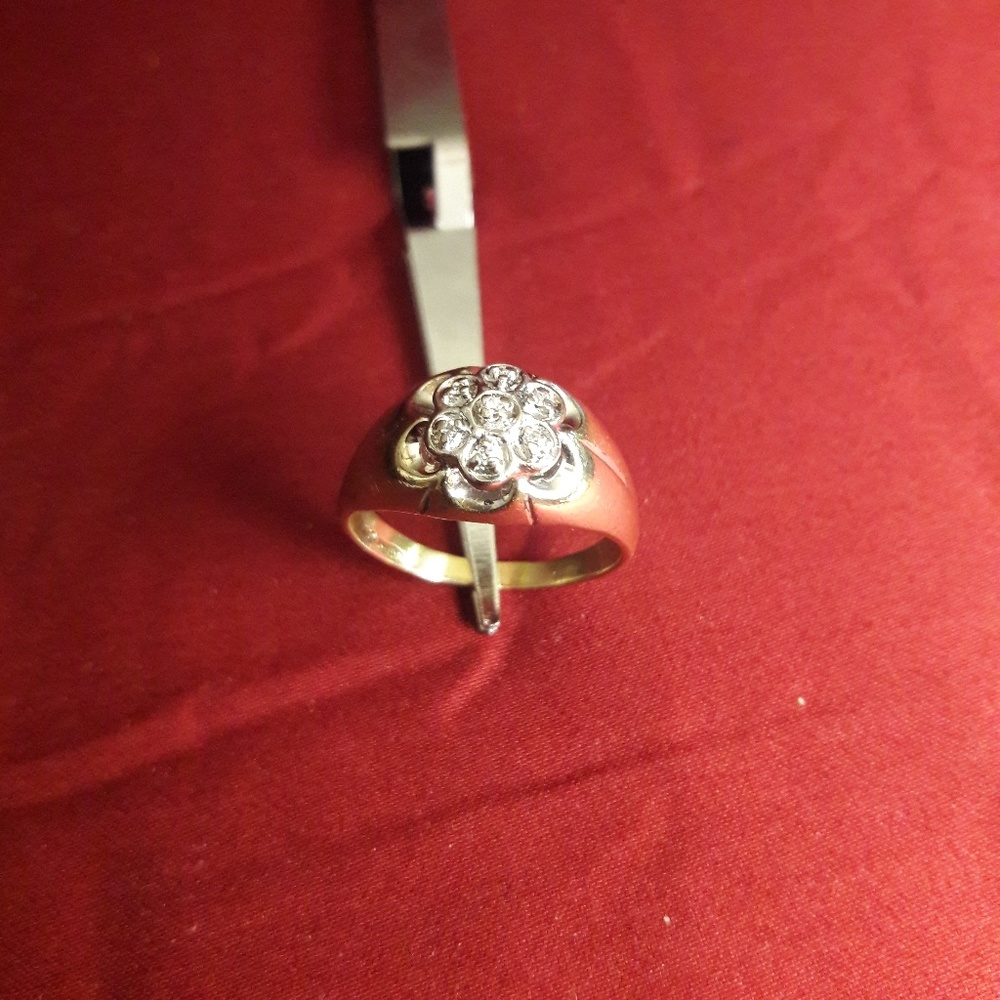 10k vintage solid Yellow Gold with diamond's